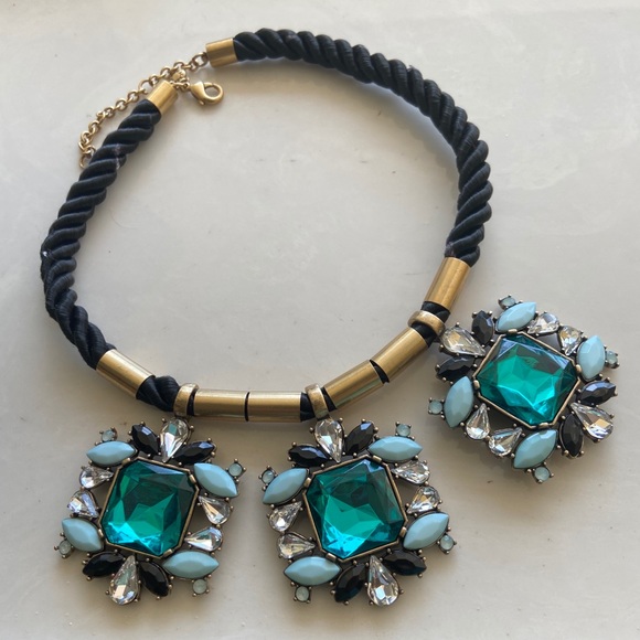 🔥EUC JCrew Green Medallion Black Cord Necklace